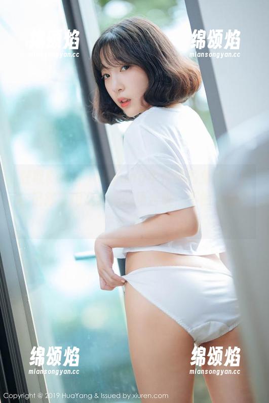 获取Kang Inkyung牛仔裤的免费图包！记得要用在合适的场合哦，不然会被叫‘牛仔小子’！